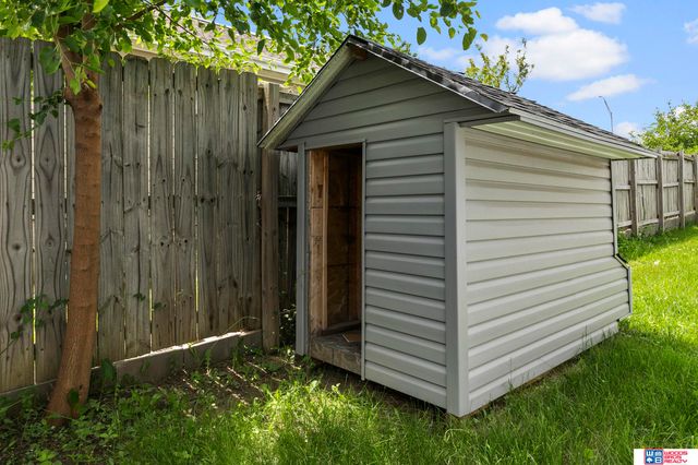 1833 NW 47th Street, Lincoln, NE 68528