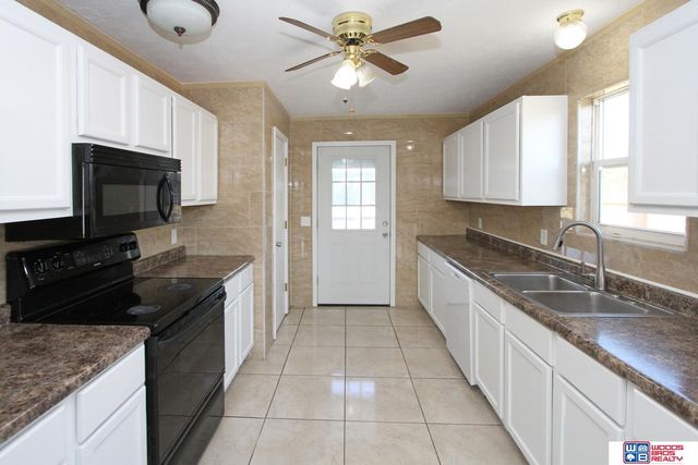 1833 NW 47th Street, Lincoln, NE 68528