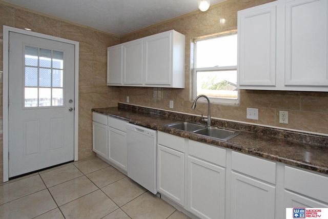 1833 NW 47th Street, Lincoln, NE 68528