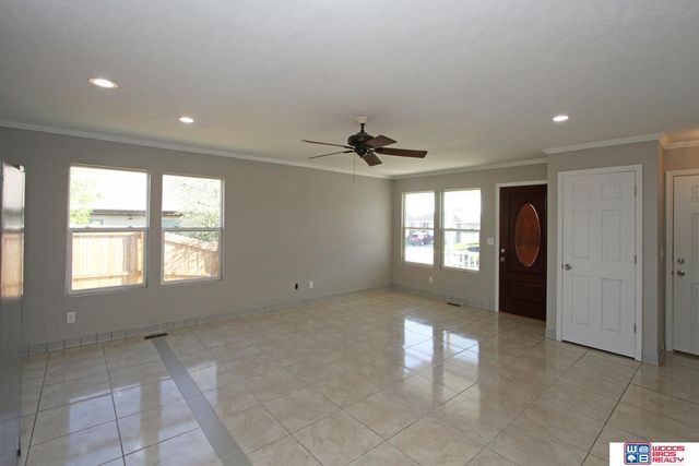 1833 NW 47th Street, Lincoln, NE 68528