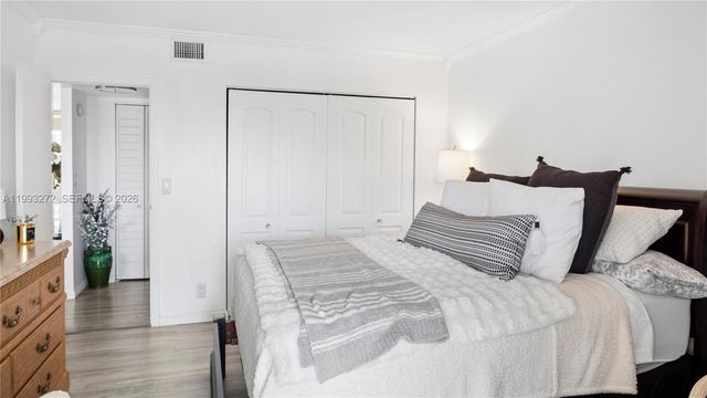 20301 W Country Club Dr 526, Aventura, FL 33180