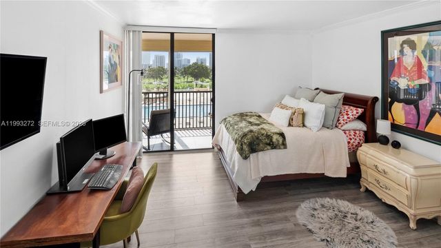 20301 W Country Club Dr 526, Aventura, FL 33180