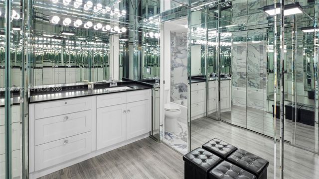 20301 W Country Club Dr 526, Aventura, FL 33180