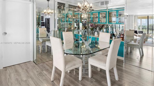 20301 W Country Club Dr 526, Aventura, FL 33180