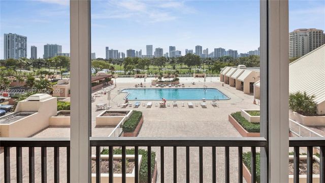 20301 W Country Club Dr 526, Aventura, FL 33180