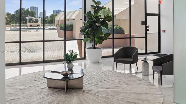 20301 W Country Club Dr 526, Aventura, FL 33180