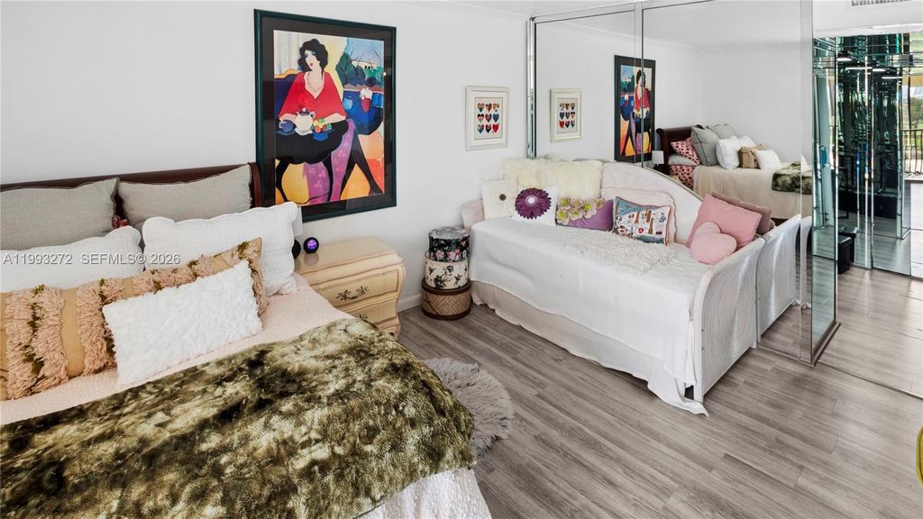 Image 16 of property listing at 20301 W Country Club Dr 526, Aventura, FL 33180