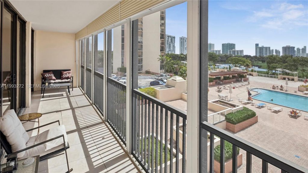 Image 23 of property listing at 20301 W Country Club Dr 526, Aventura, FL 33180