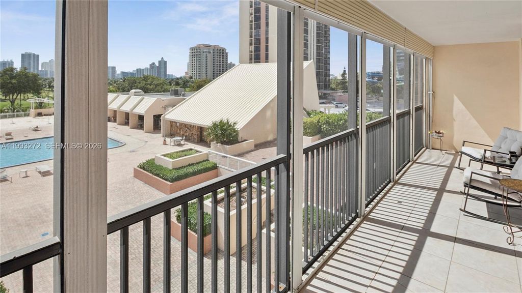 Image 25 of property listing at 20301 W Country Club Dr 526, Aventura, FL 33180