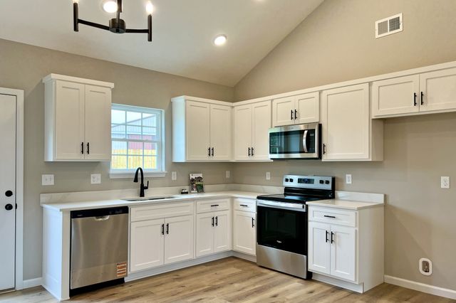 1107 Brook Court, Franklin, KY 42134