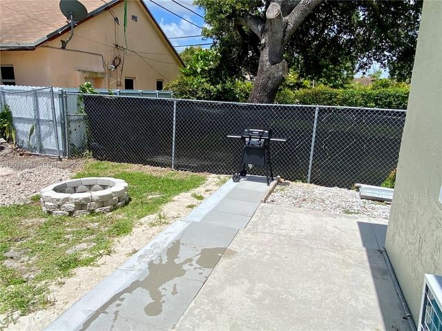 1112 N 61st Terrace B, Hollywood, FL 33024