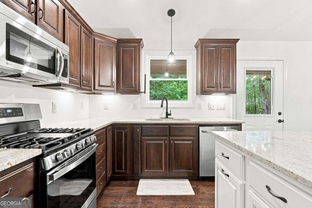 137 Geneva Road, Canton, GA 30114