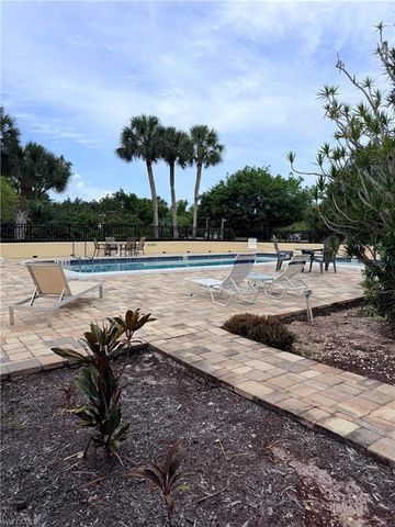 1440 Green Valley CIR 604, Naples, FL 34104