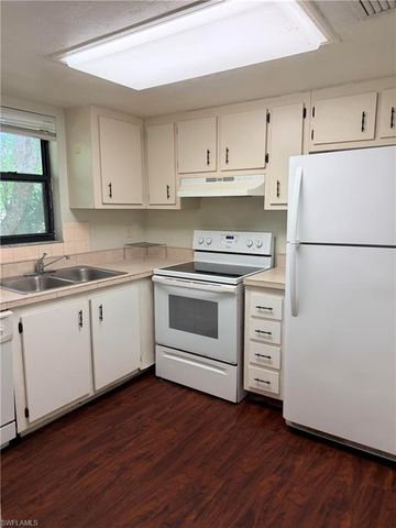 1440 Green Valley CIR 604, Naples, FL 34104