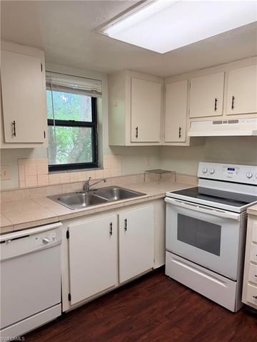 1440 Green Valley CIR 604, Naples, FL 34104