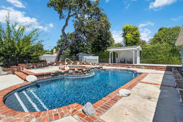 535 Rosario Drive, Thousand Oaks, CA 91362