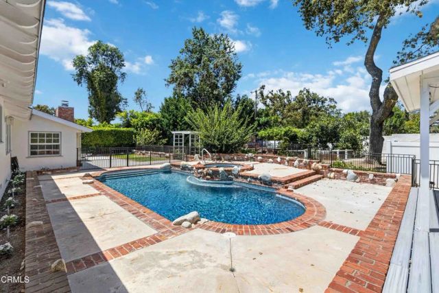 535 Rosario Drive, Thousand Oaks, CA 91362
