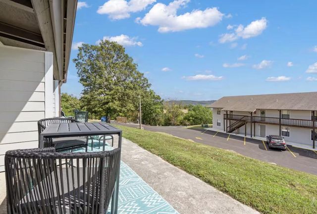 100 Getaway Circle, 127, Kimberling City, MO 65686