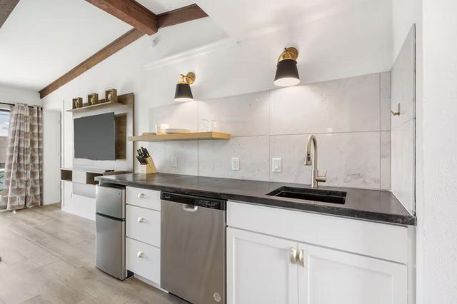 100 Getaway Circle, 127, Kimberling City, MO 65686