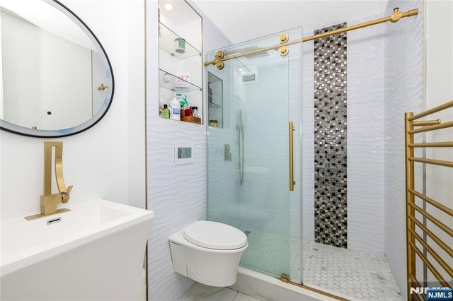 7002 JFK Blvd E Boulevard 35A, Guttenberg, NJ 07093