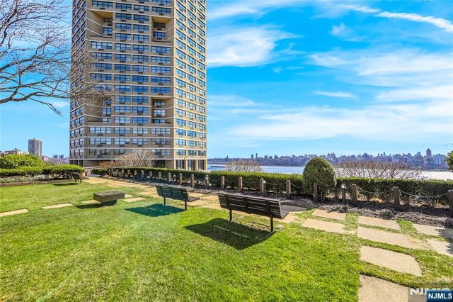 7002 JFK Blvd E Boulevard 35A, Guttenberg, NJ 07093