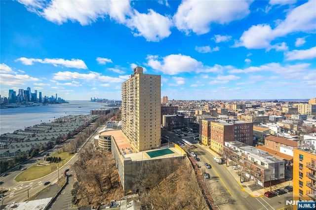 7002 JFK Blvd E Boulevard 35A, Guttenberg, NJ 07093