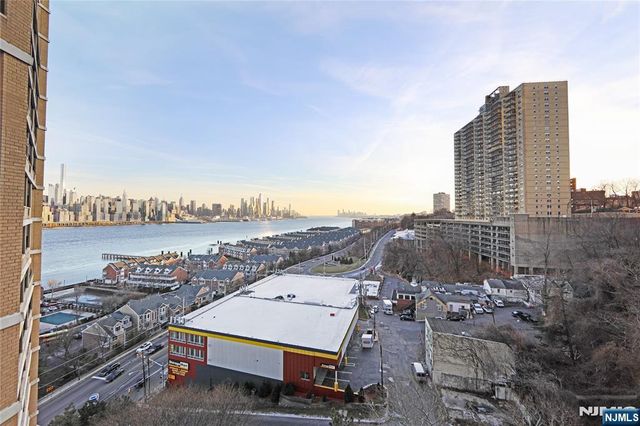 7002 JFK Blvd E Boulevard 35A, Guttenberg, NJ 07093