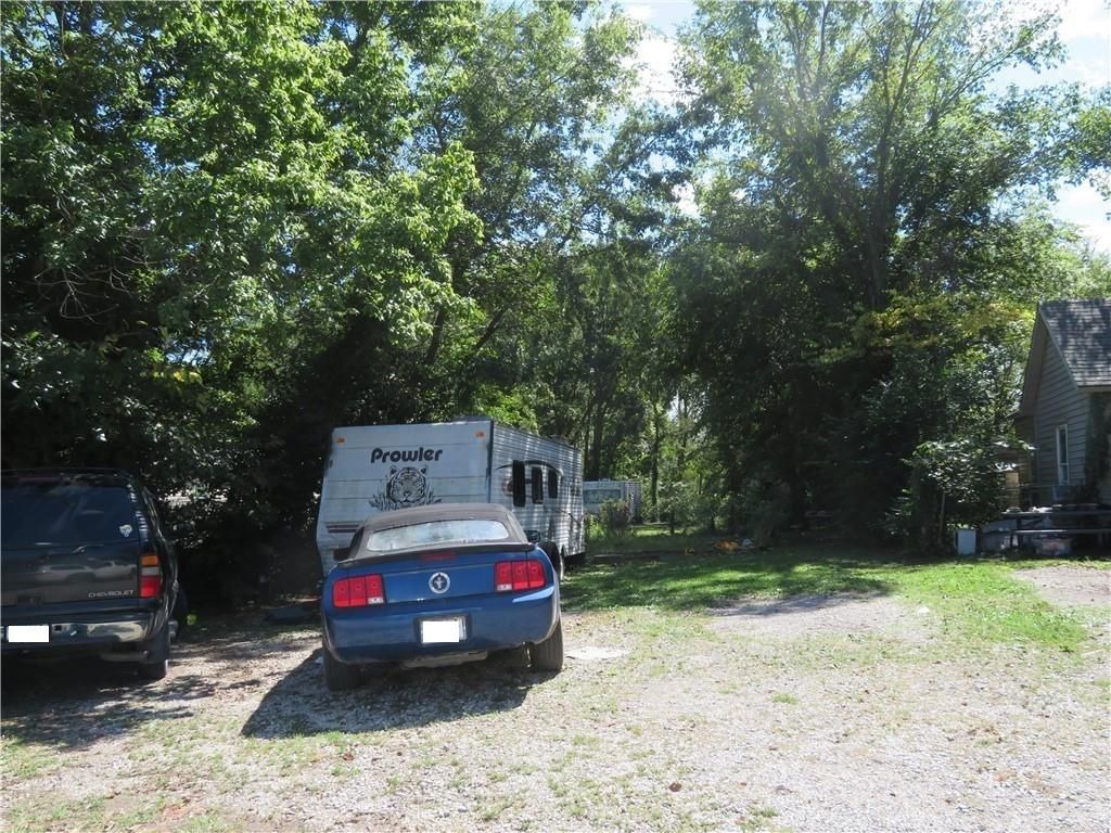 137 E Pacific Avenue, Osawatomie, KS 66064