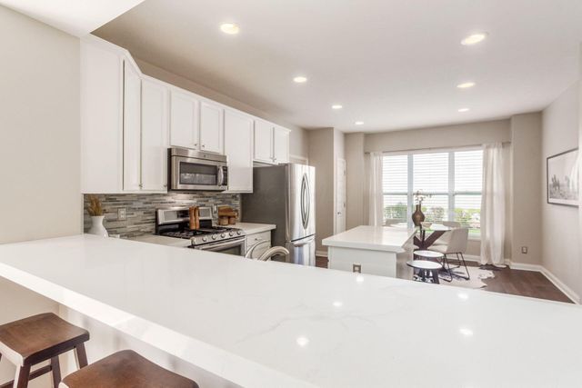 1363 Pinnacle Club Drive, Grove City, OH 43123