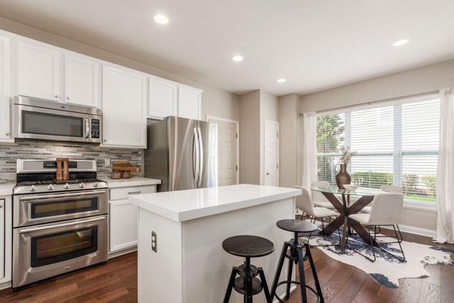 1363 Pinnacle Club Drive, Grove City, OH 43123