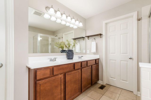 1363 Pinnacle Club Drive, Grove City, OH 43123