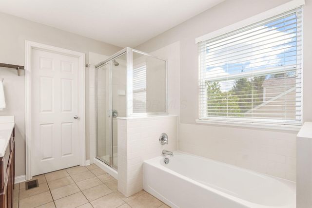 1363 Pinnacle Club Drive, Grove City, OH 43123
