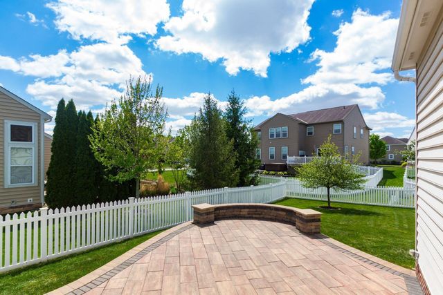1363 Pinnacle Club Drive, Grove City, OH 43123