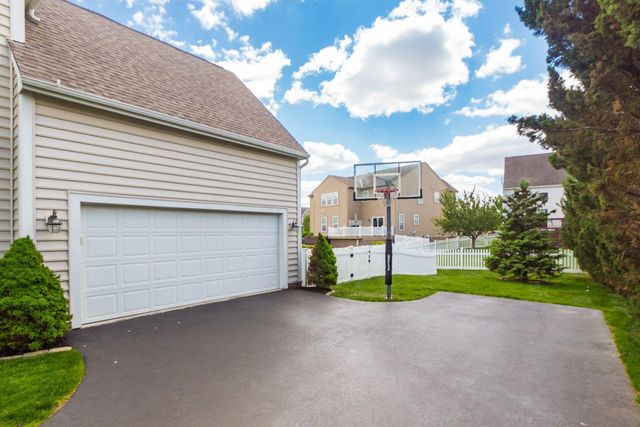 1363 Pinnacle Club Drive, Grove City, OH 43123