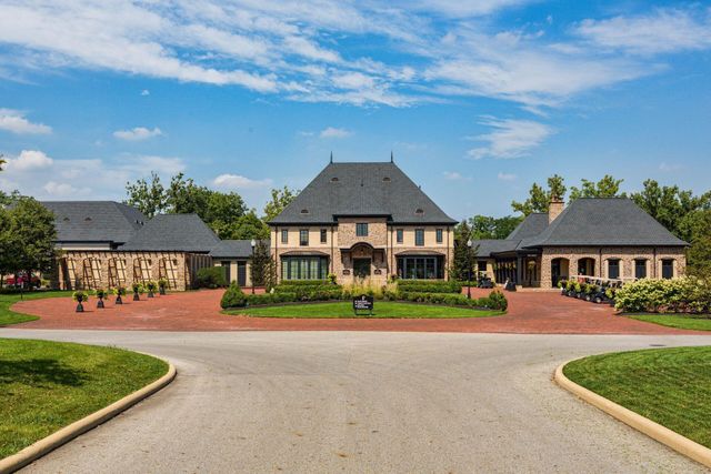 1363 Pinnacle Club Drive, Grove City, OH 43123