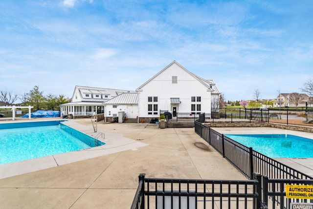 1363 Pinnacle Club Drive, Grove City, OH 43123