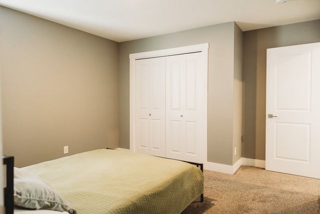 529 S Bluestone Way, West Des Moines, IA 50266