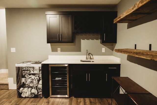 529 S Bluestone Way, West Des Moines, IA 50266