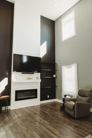 529 S Bluestone Way, West Des Moines, IA 50266