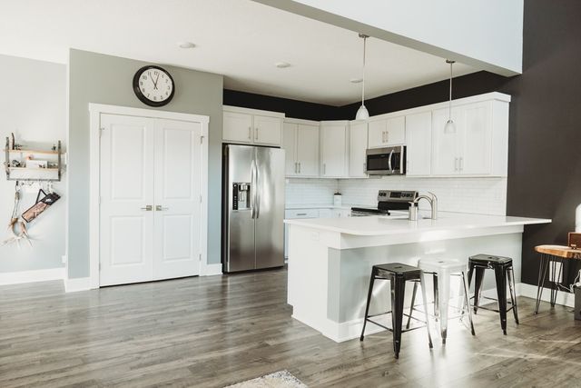 529 S Bluestone Way, West Des Moines, IA 50266