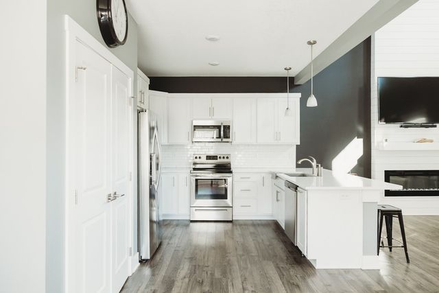 529 S Bluestone Way, West Des Moines, IA 50266