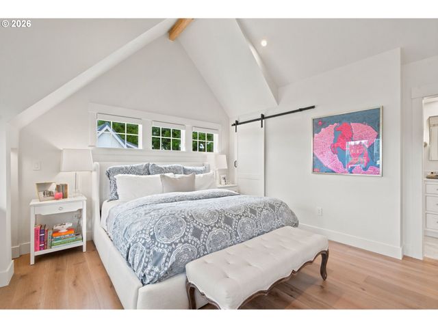 214 NORTHSHORE Rd, Lake Oswego, OR 97034