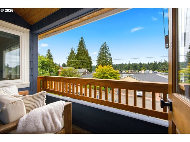 214 NORTHSHORE Rd, Lake Oswego, OR 97034