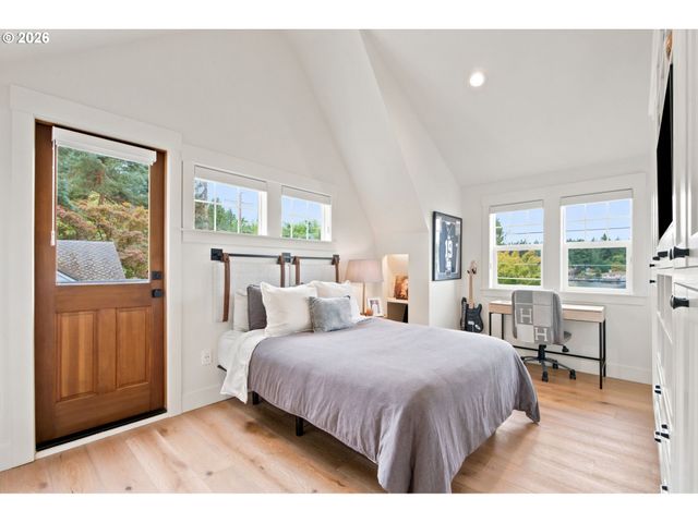 214 NORTHSHORE Rd, Lake Oswego, OR 97034