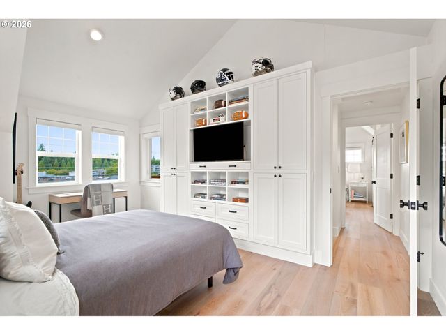 214 NORTHSHORE Rd, Lake Oswego, OR 97034