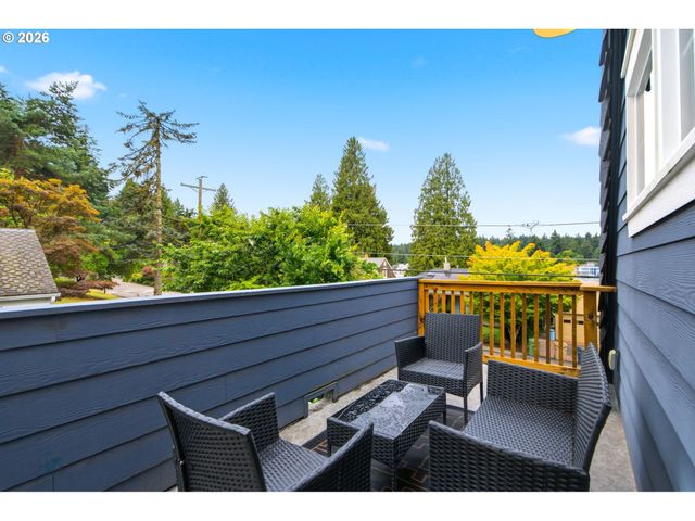 214 NORTHSHORE Rd, Lake Oswego, OR 97034