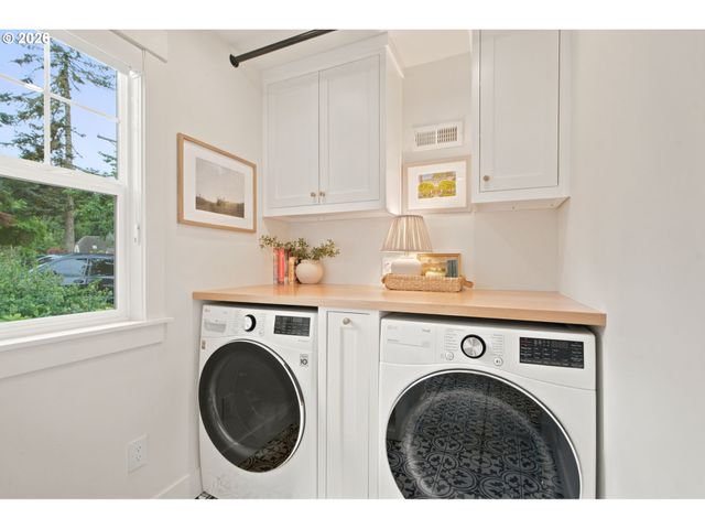 214 NORTHSHORE Rd, Lake Oswego, OR 97034