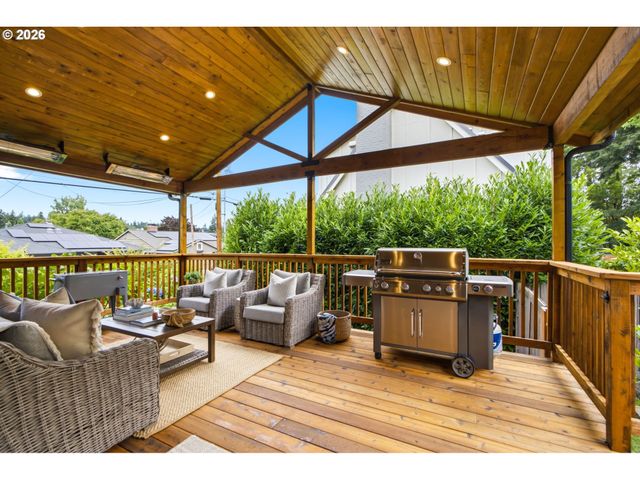 214 NORTHSHORE Rd, Lake Oswego, OR 97034