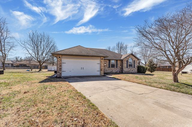 2600 N Wildberry Court, Springfield, MO 65802