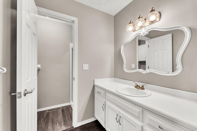 2600 N Wildberry Court, Springfield, MO 65802